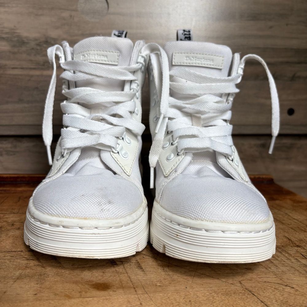 Dr. Martens White High-Top Boots Women's sz 8 preworn see pix for blemishes - Picture 9 of 15